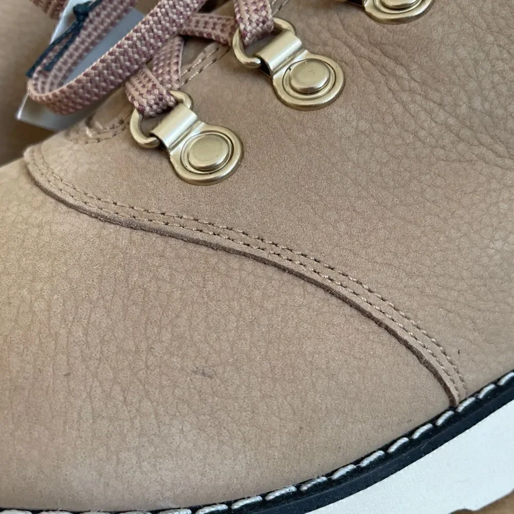 Cole Haan lace up Winter Boots Women Size 7.5